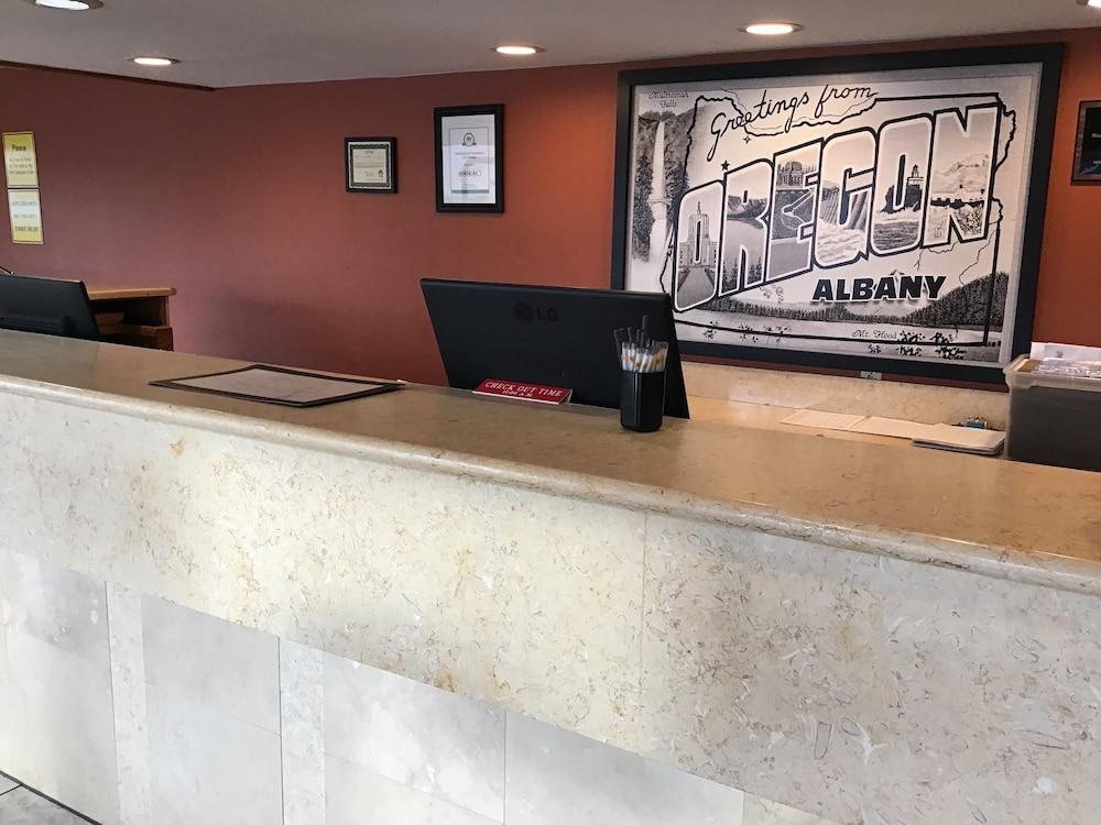 Super 8 By Wyndham Motel Albany
