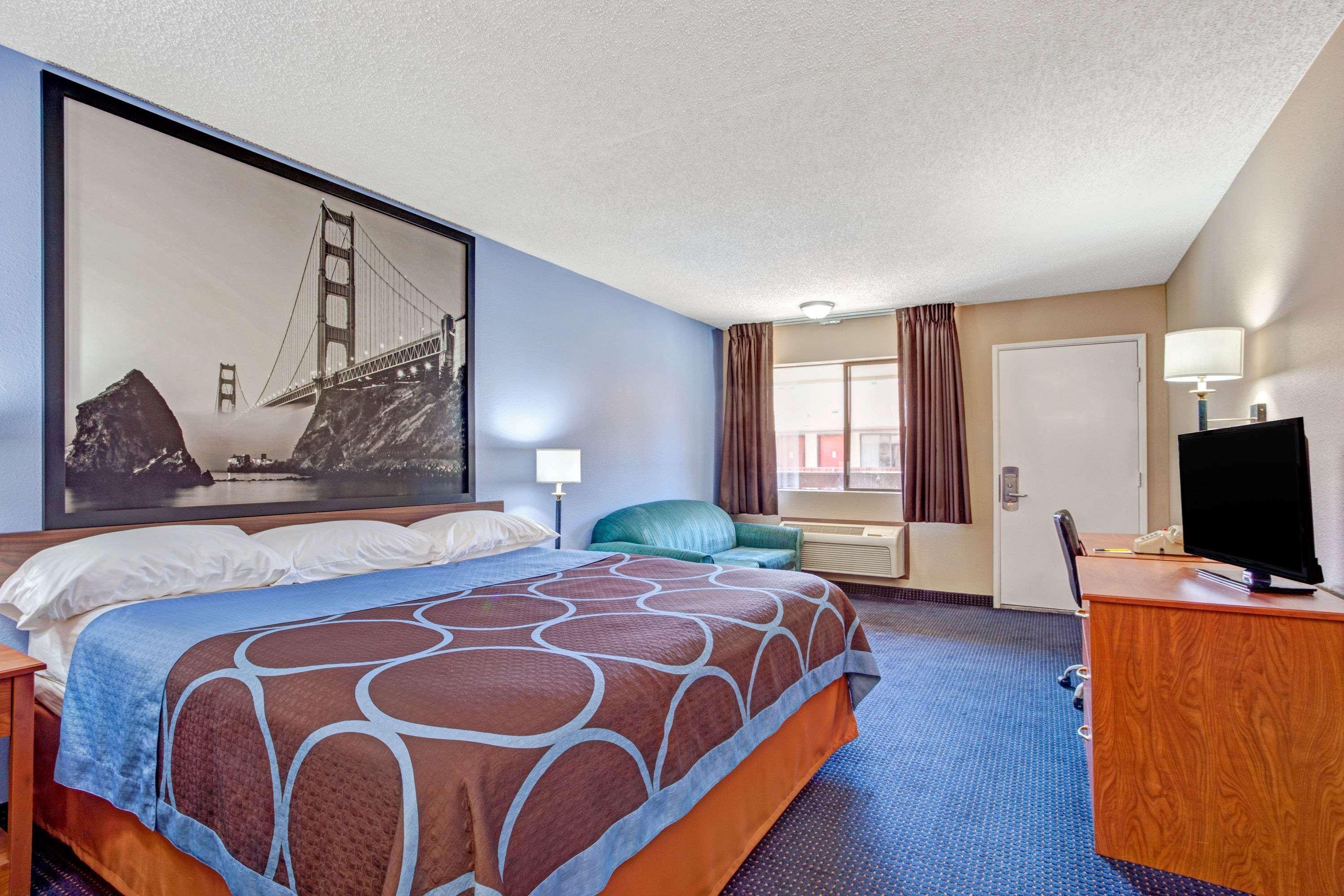 Super 8 By Wyndham 2*