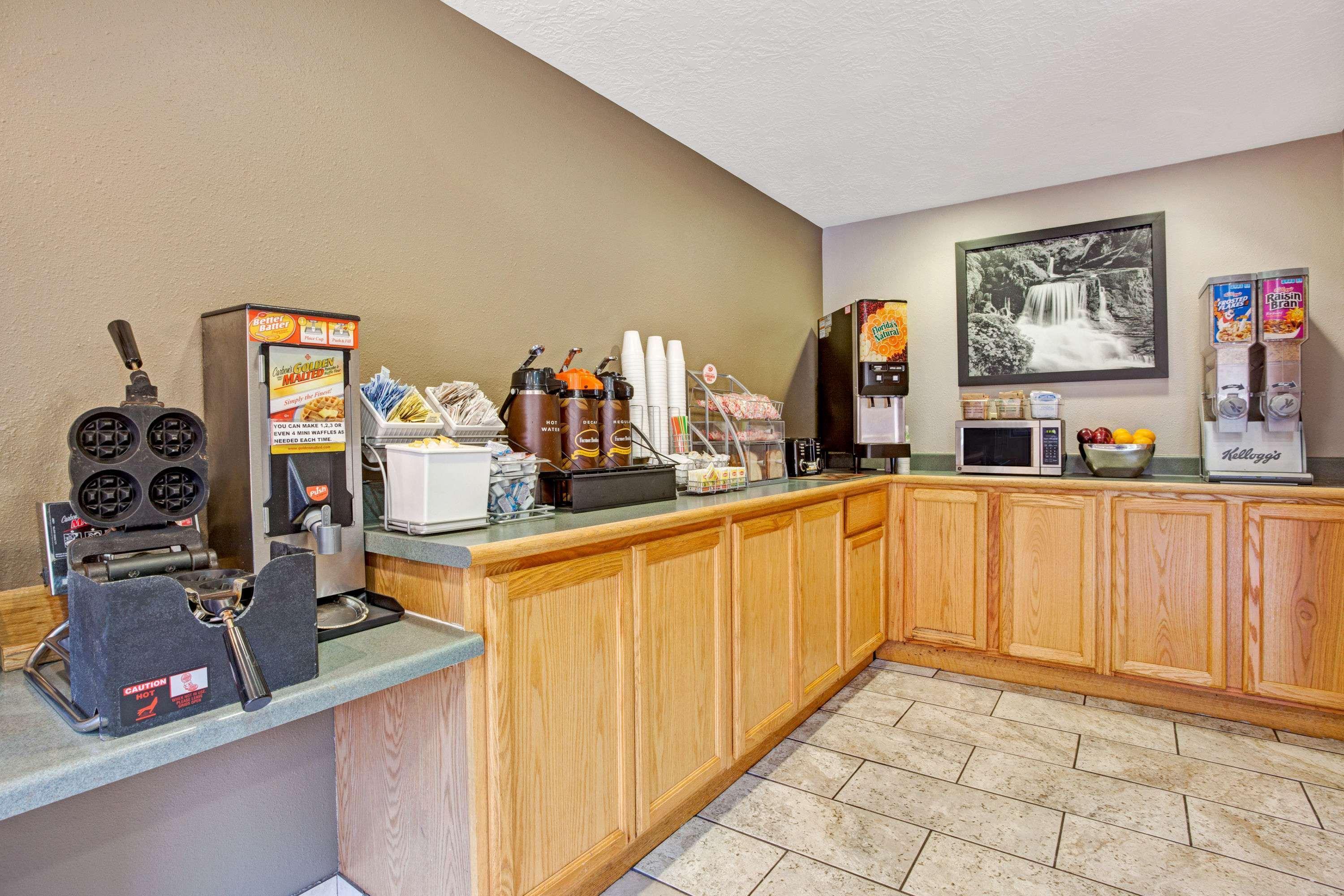 Motel Super 8 By Wyndham 2*