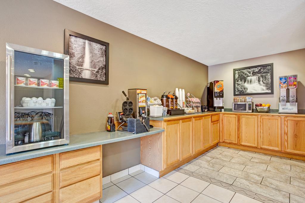 Super 8 By Wyndham Albany